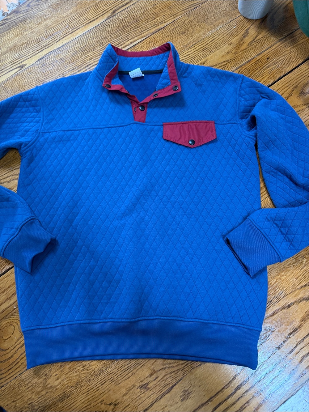 Zyia blue and maroon quilted pullover. Excellent condition. Size XL. Rubs small